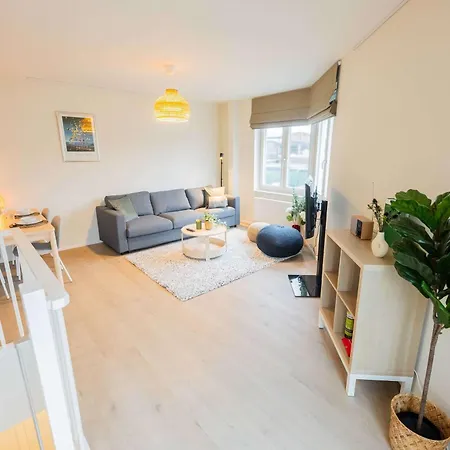 Royal 60m2 One Bedroom - Vw140a