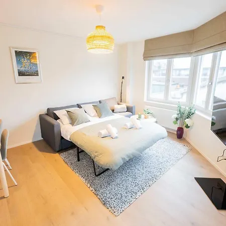 Royal 60m2 One Bedroom - Vw140a