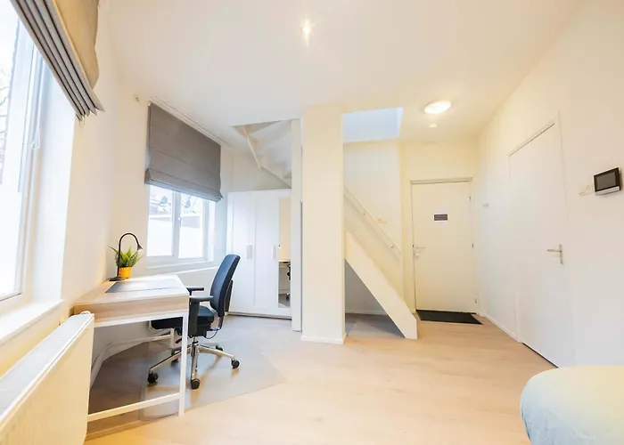 Royal 60m2 One Bedroom - Vw140a